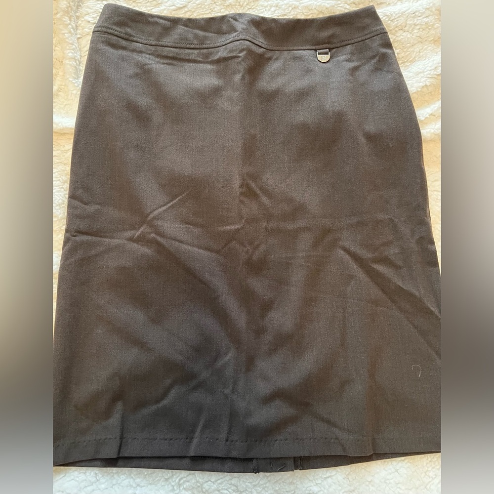 Women’s New York & Company stretch dress skirt.  Size 2, pretty brown color